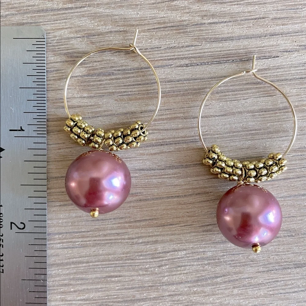 HAND CRAFTED HOOP EARRINGS Mauve Faux Pearls Gold Plated Daisy Rondelles